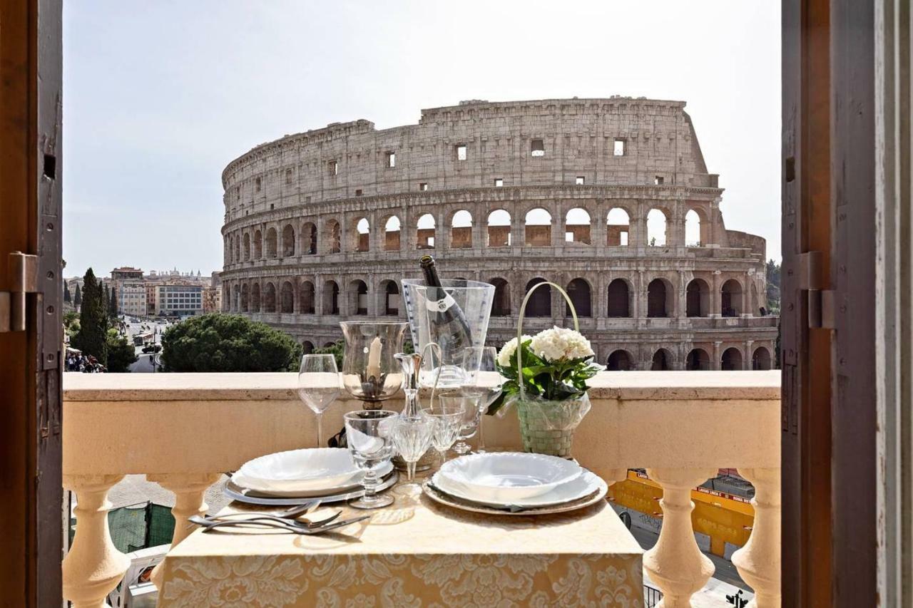 Jacuzzi In Front Of The Colosseum Apartment Rome Bagian luar foto