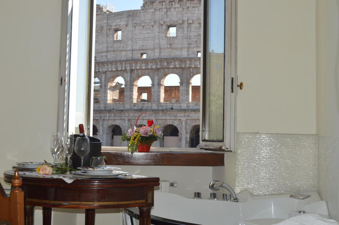 Jacuzzi In Front Of The Colosseum Apartment Rome Bagian luar foto